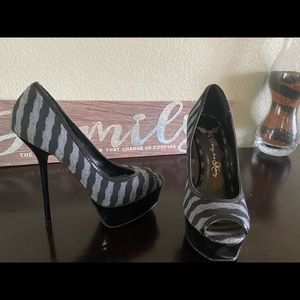 Super Cute Black and Grey Peep Toe Stilettos